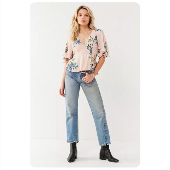 ASTR The Label Payton Floral Wrap Tie Top Small - Picture 4 of 11